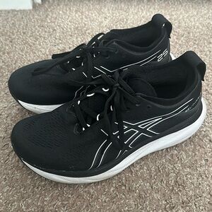 Women’s ASICS gel nimbus 25 running shoe size 9